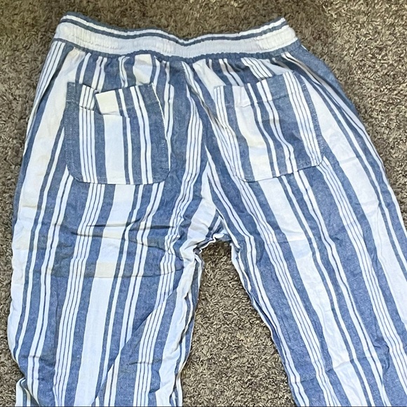 Women’s Old navy striped straight leg pants - Picture 2 of 2